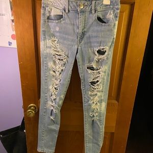 Distressed Lightwash Jeans